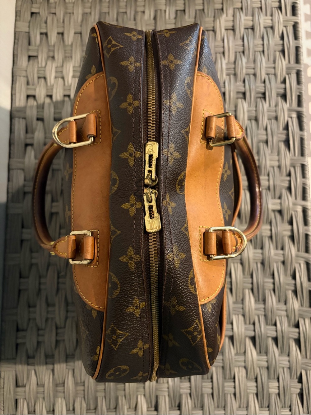 Louis Vuitton Deauville monogram canvas handbag - Picture 7 of 16